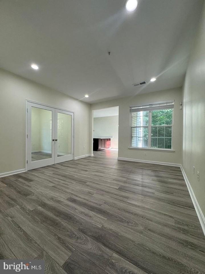 15607 Everglade Ln #B203 - Photo 5 of 11