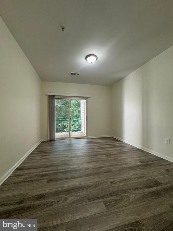 15607 Everglade Ln #B203 - Photo 6 of 11
