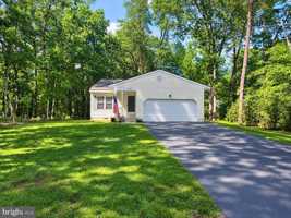 featured image of 44260 Blueberry Ln