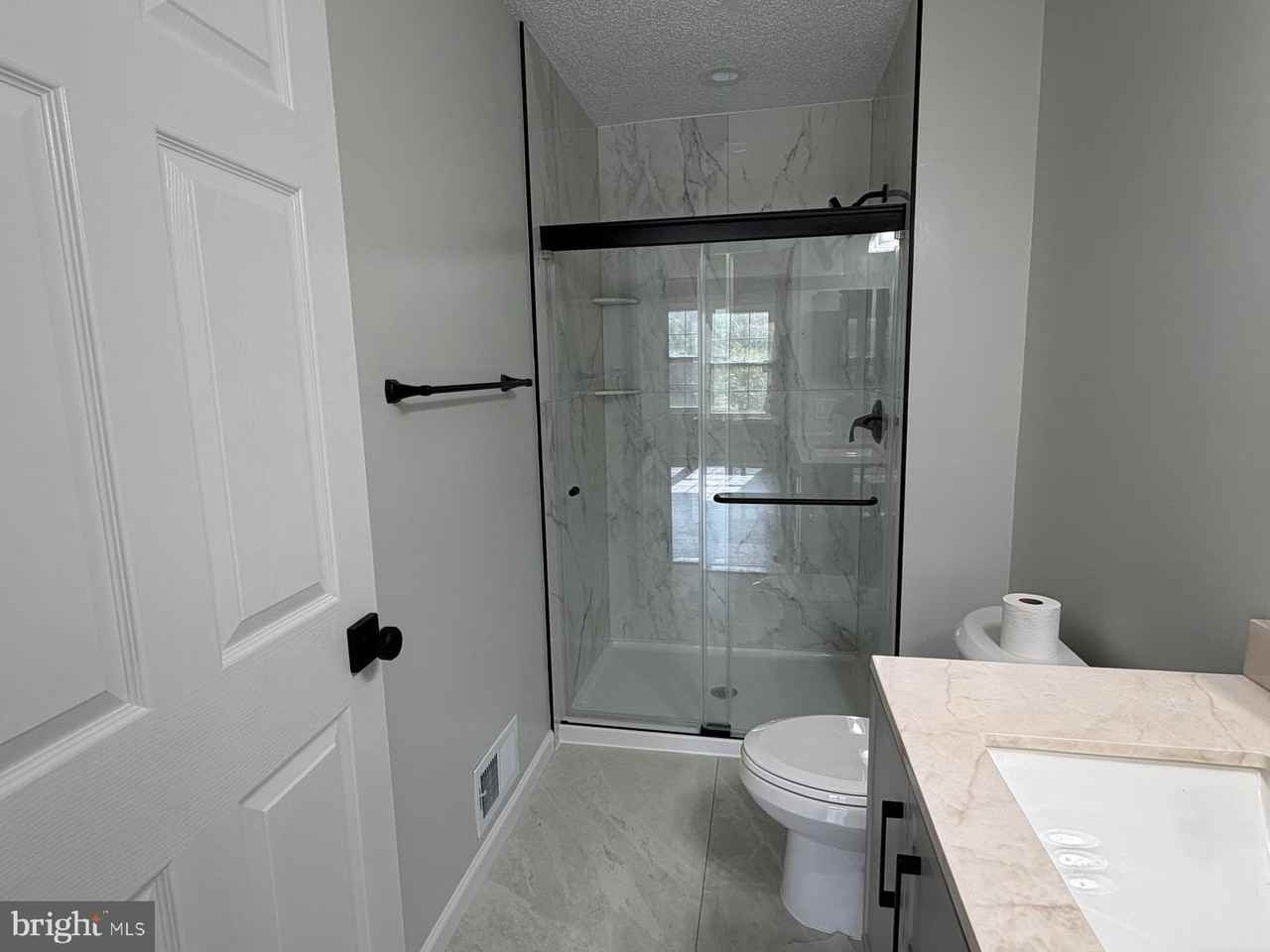 20 Kite Ct - Photo 3 of 24