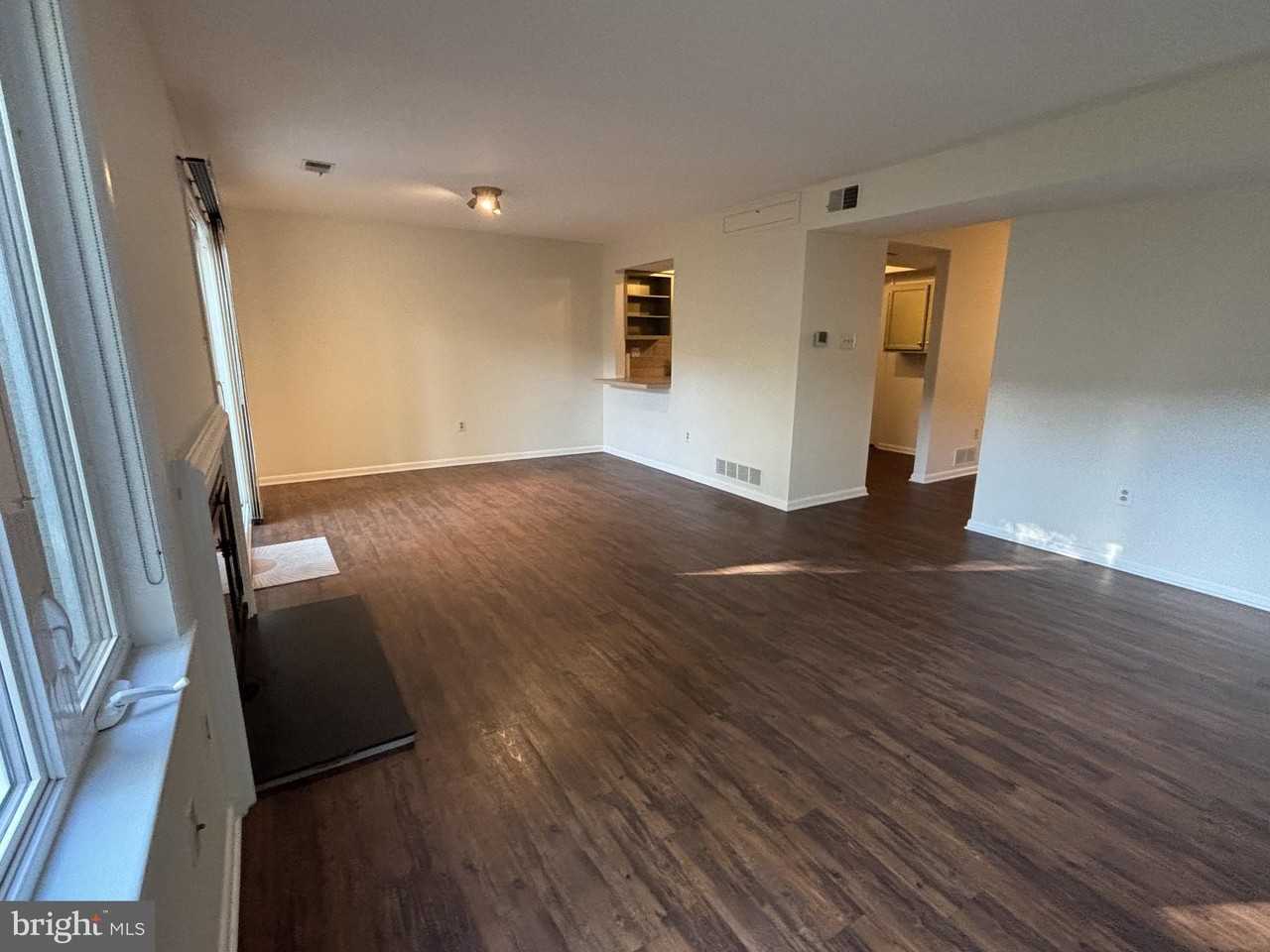 502 Portsmouth Ct - Photo 7 of 19