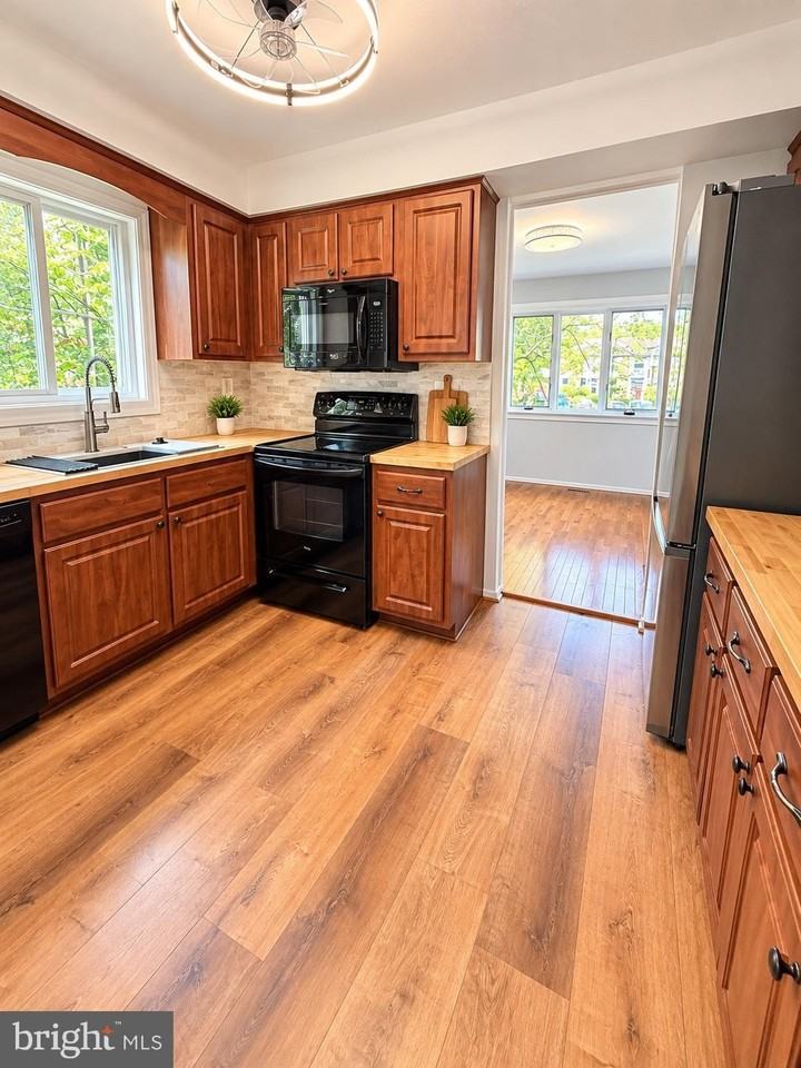 110 Palace Ct - Photo 6 of 20