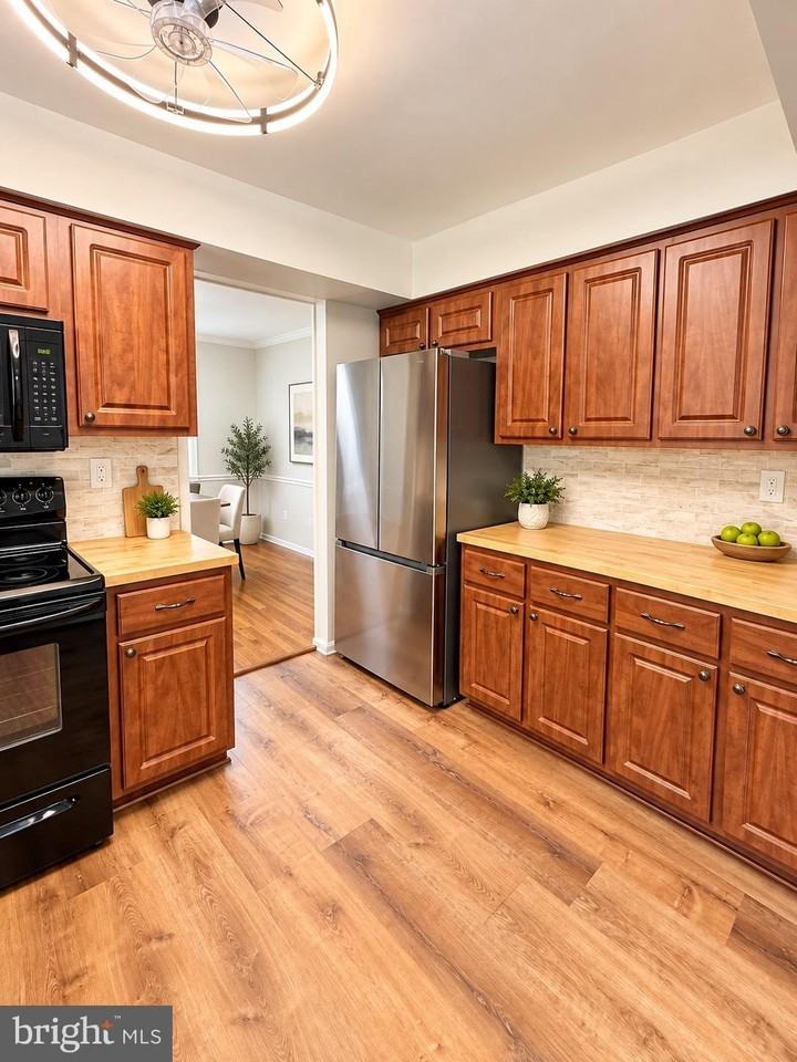 110 Palace Ct - Photo 7 of 20