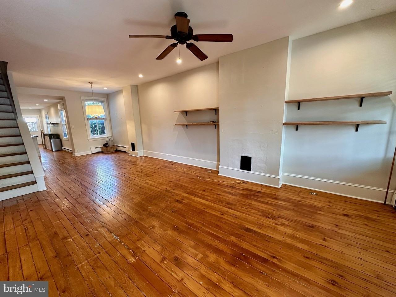 121 W Biddle St - Photo 3 of 28