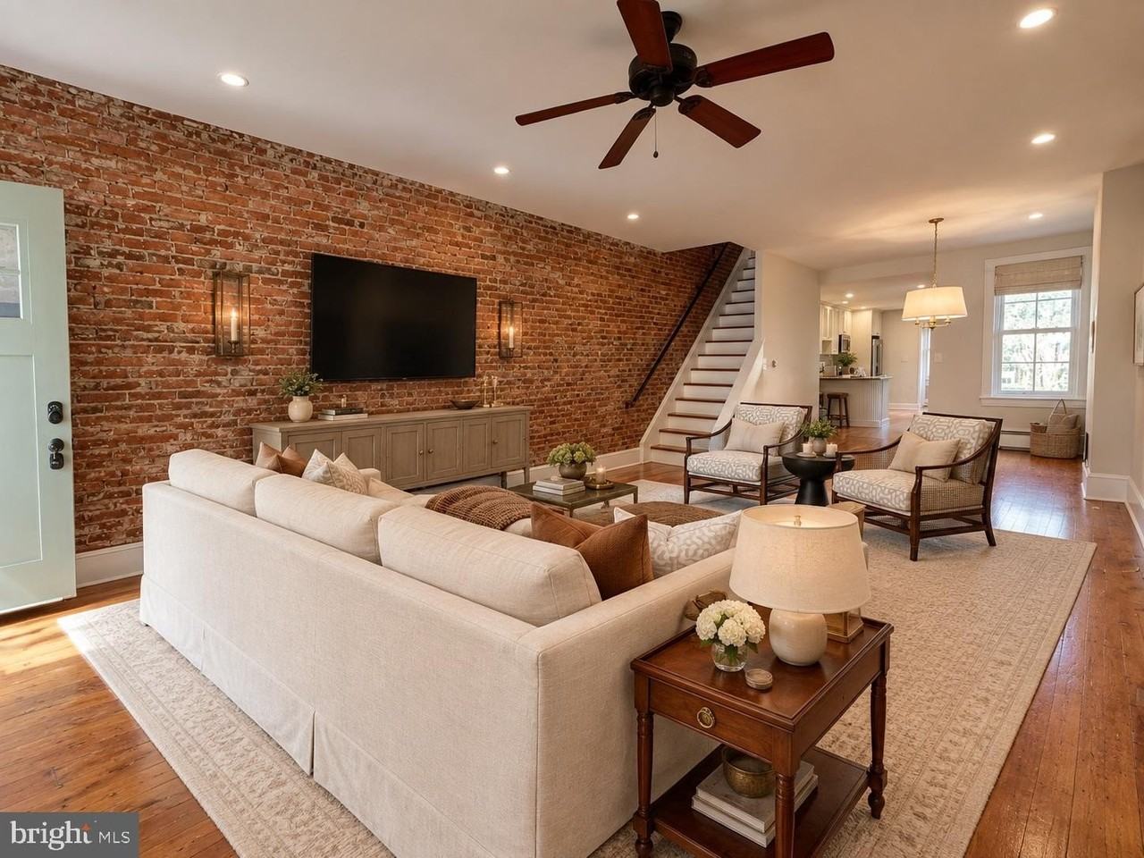121 W Biddle St - Photo 6 of 28