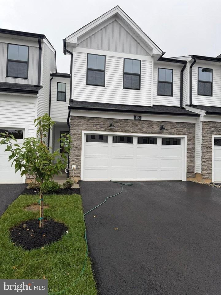 375 Aspen Way - Photo 2 of 29