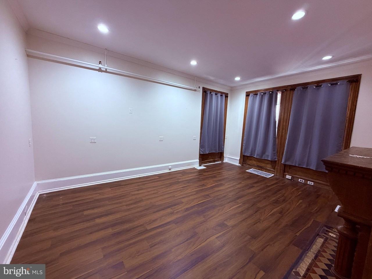 905 Swede St #10 - Photo 7 of 19