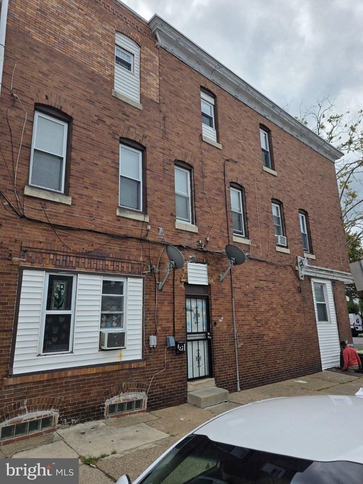 6343 Vine St - Photo 2 of 12