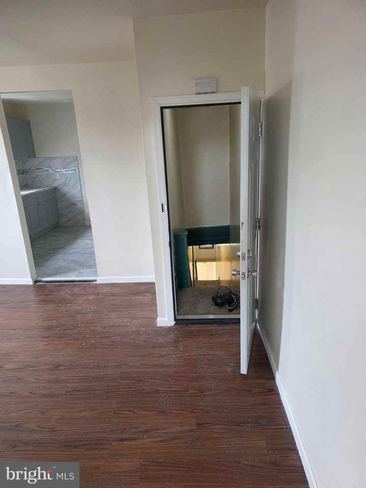 6343 Vine St - Photo 4 of 12