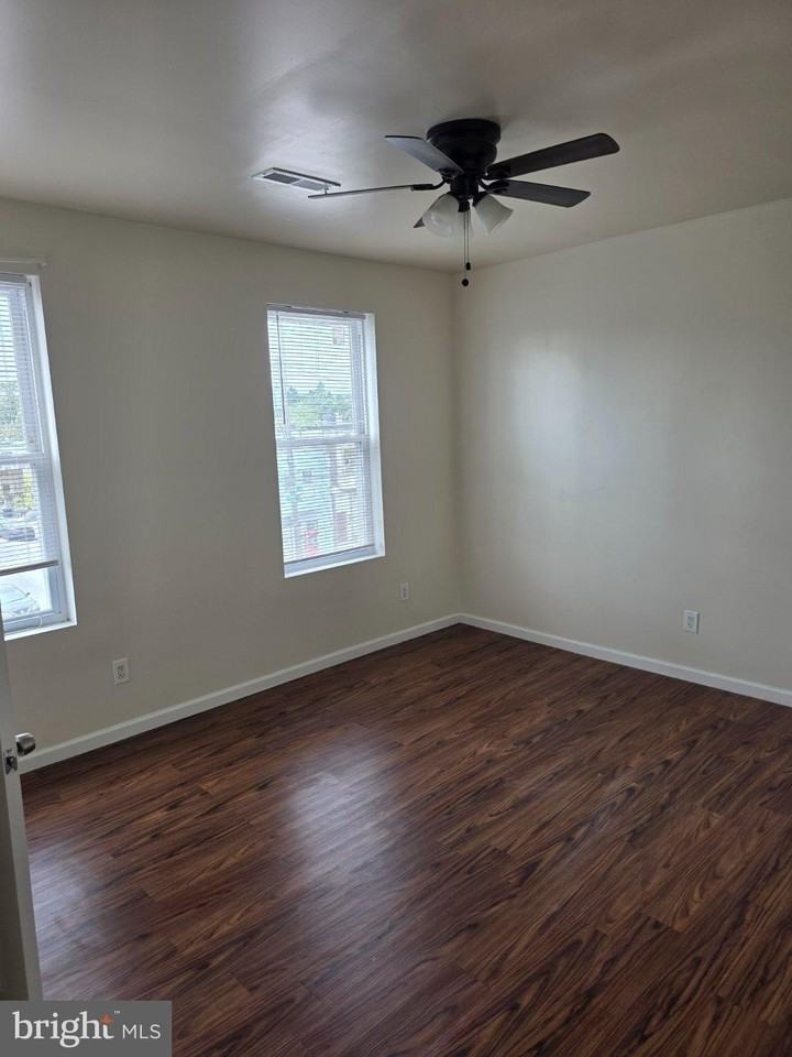 6343 Vine St - Photo 7 of 12