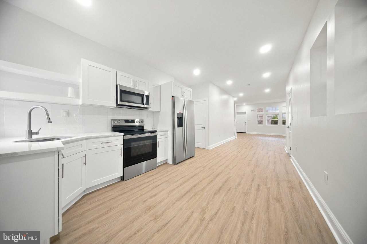 5104 Warrington Ave - Photo 5 of 44
