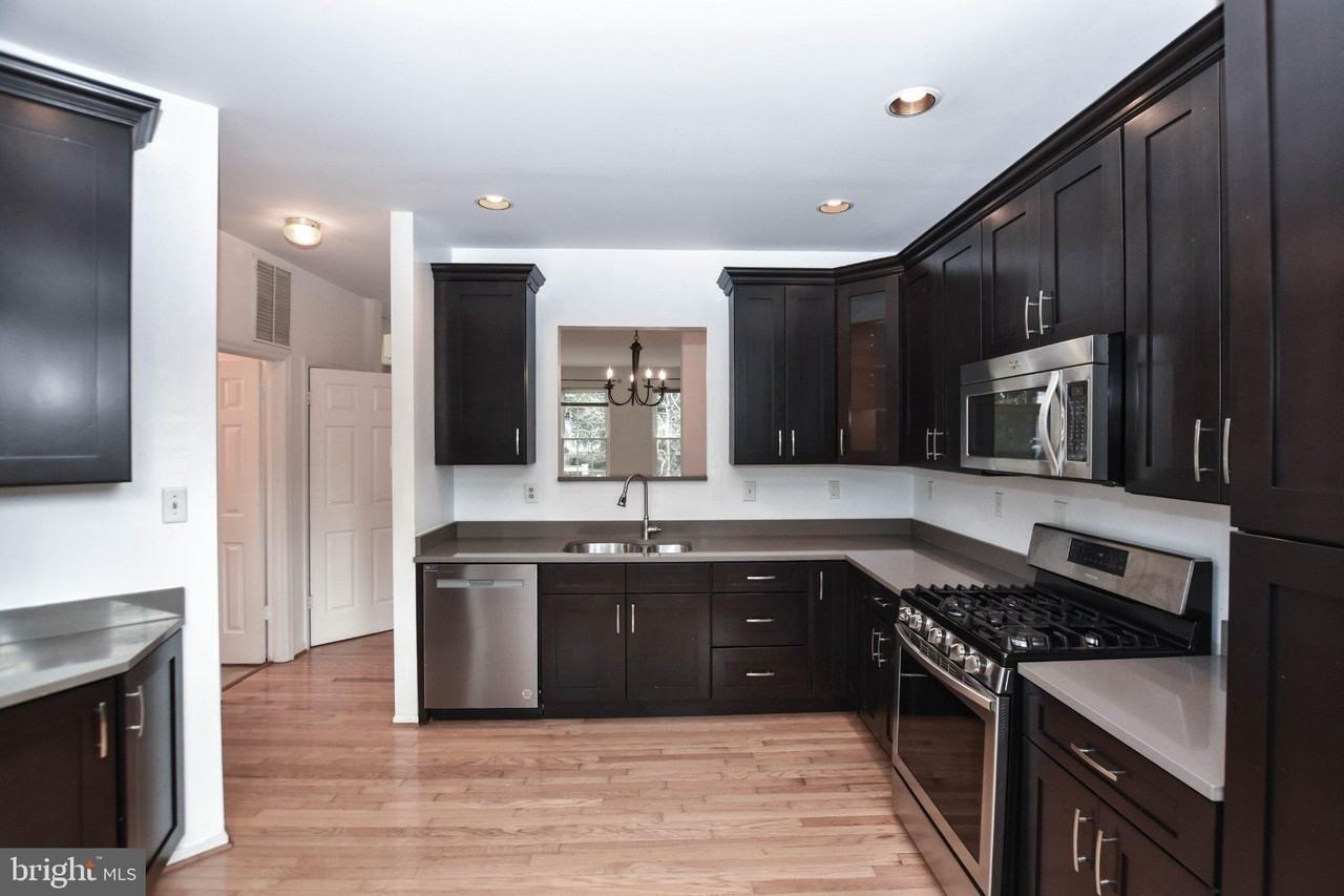 47616 Comer Sq - Photo 4 of 33