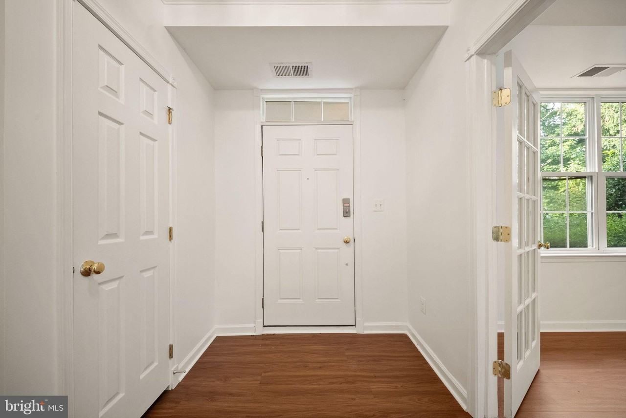 20423 Trails End Ter - Photo 4 of 42