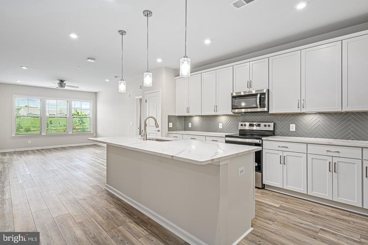 21894 Hawksbill High Cir #103 - Photo 3 of 48