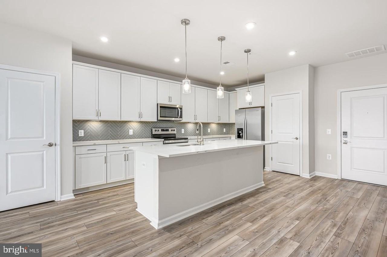 21894 Hawksbill High Cir #103 - Photo 4 of 48