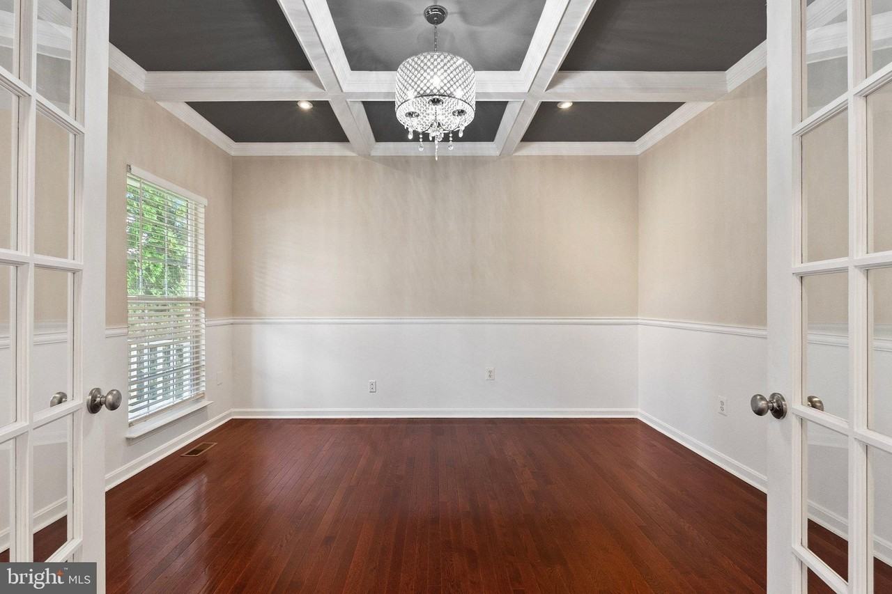 12257 Sherborne St - Photo 4 of 42