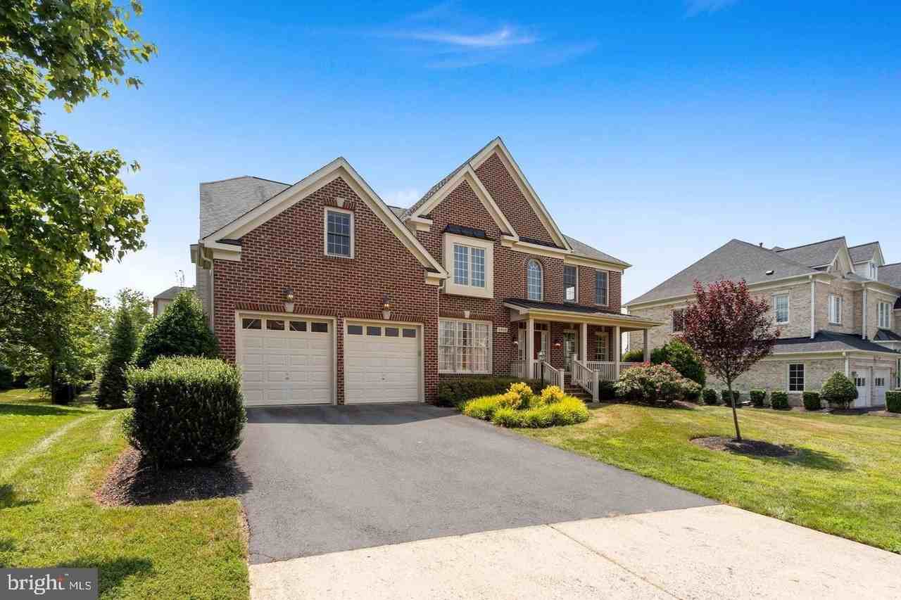 8409 Link Hills Loop - Photo 2 of 38