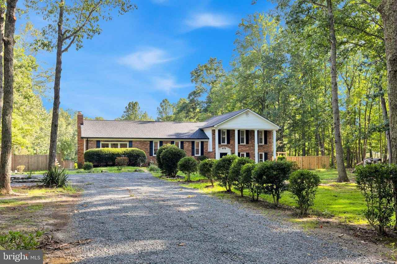 10806 Old Brook Rd - Photo 2 of 50