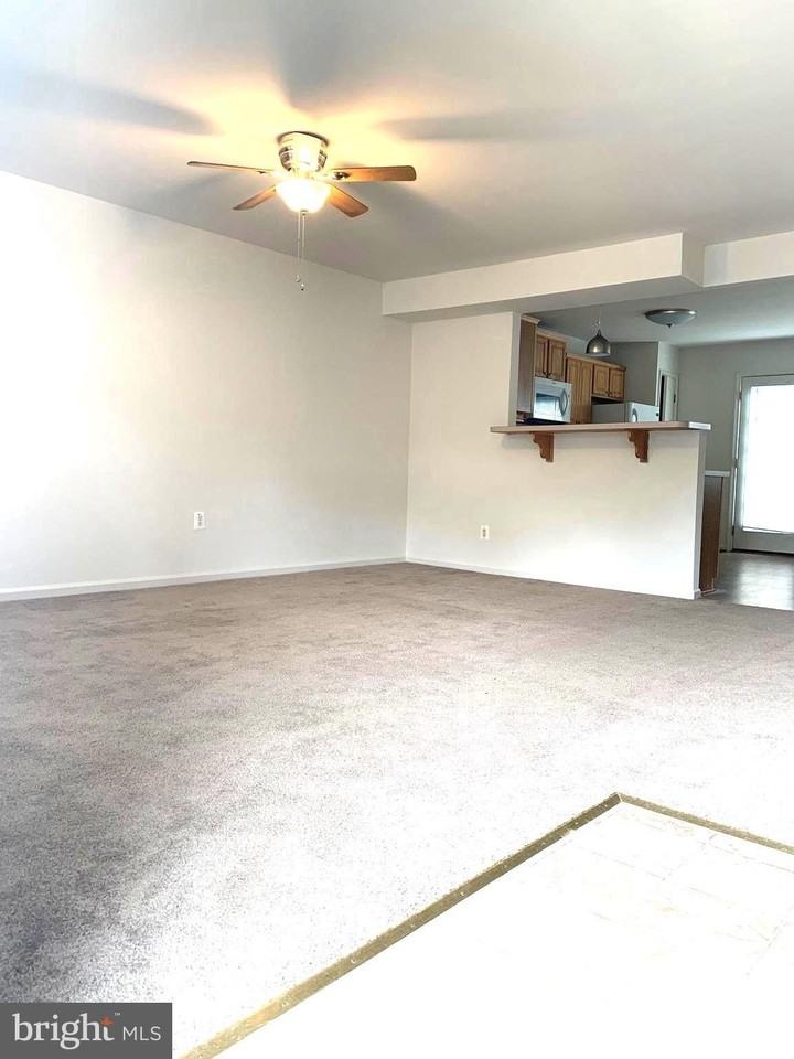 107 Merrill Ct - Photo 2 of 13