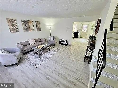 303 Gray Ave - Photo 3 of 11