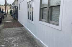 featured image of 211 N Church St #1