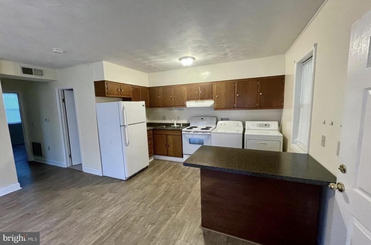 211 N Church St #1 - Photo 3 of 17