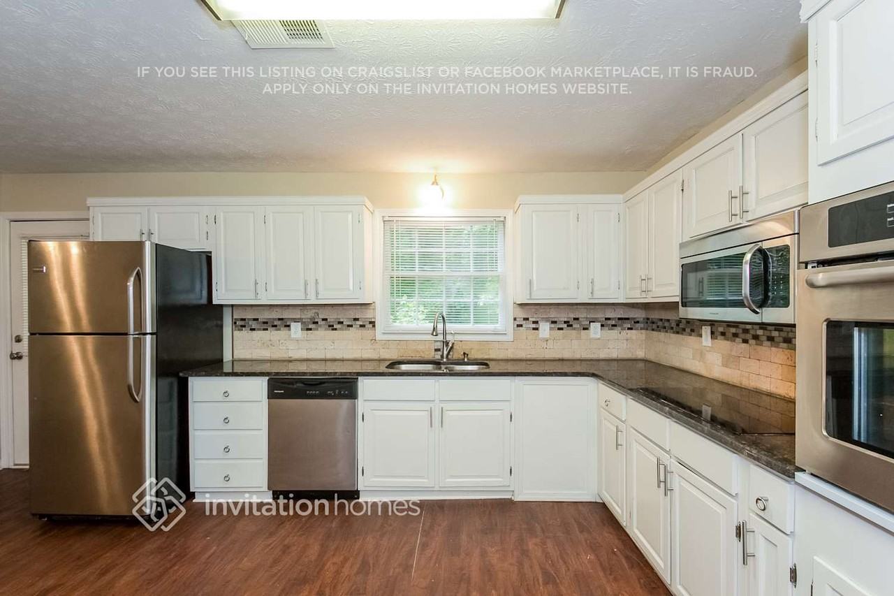 249 Busbin Rd - Photo 7 of 19