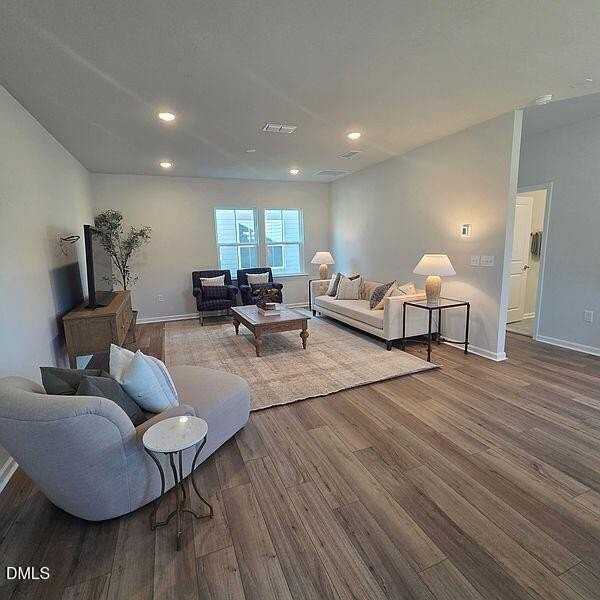 717 Branthurst Dr - Photo 4 of 11
