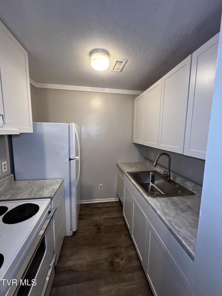 1419 Colony Park Dr #16 - Photo 6 of 38