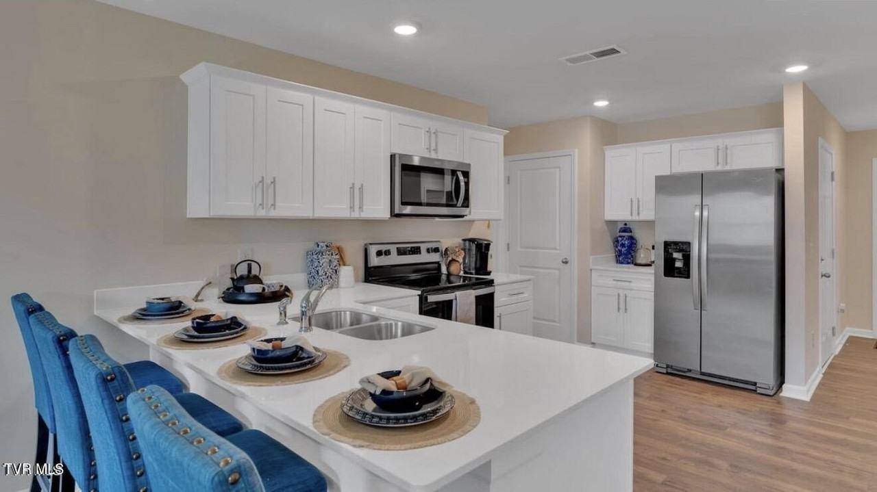 202 Wisteria Drive - Photo 2 of 5