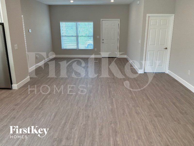 142 Ferguson St Sw - Photo 4 of 14