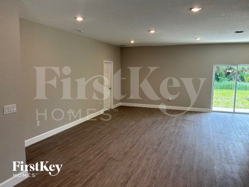 142 Ferguson St Sw - Photo 5 of 14