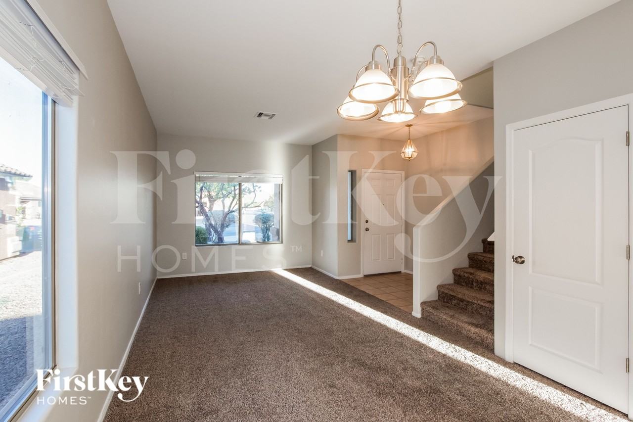 8821 N Misty Brook Dr - Photo 4 of 16