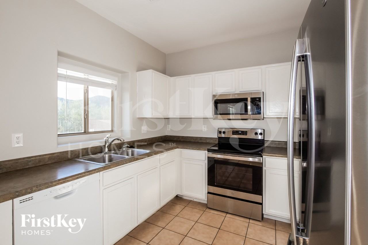 8821 N Misty Brook Dr - Photo 6 of 16