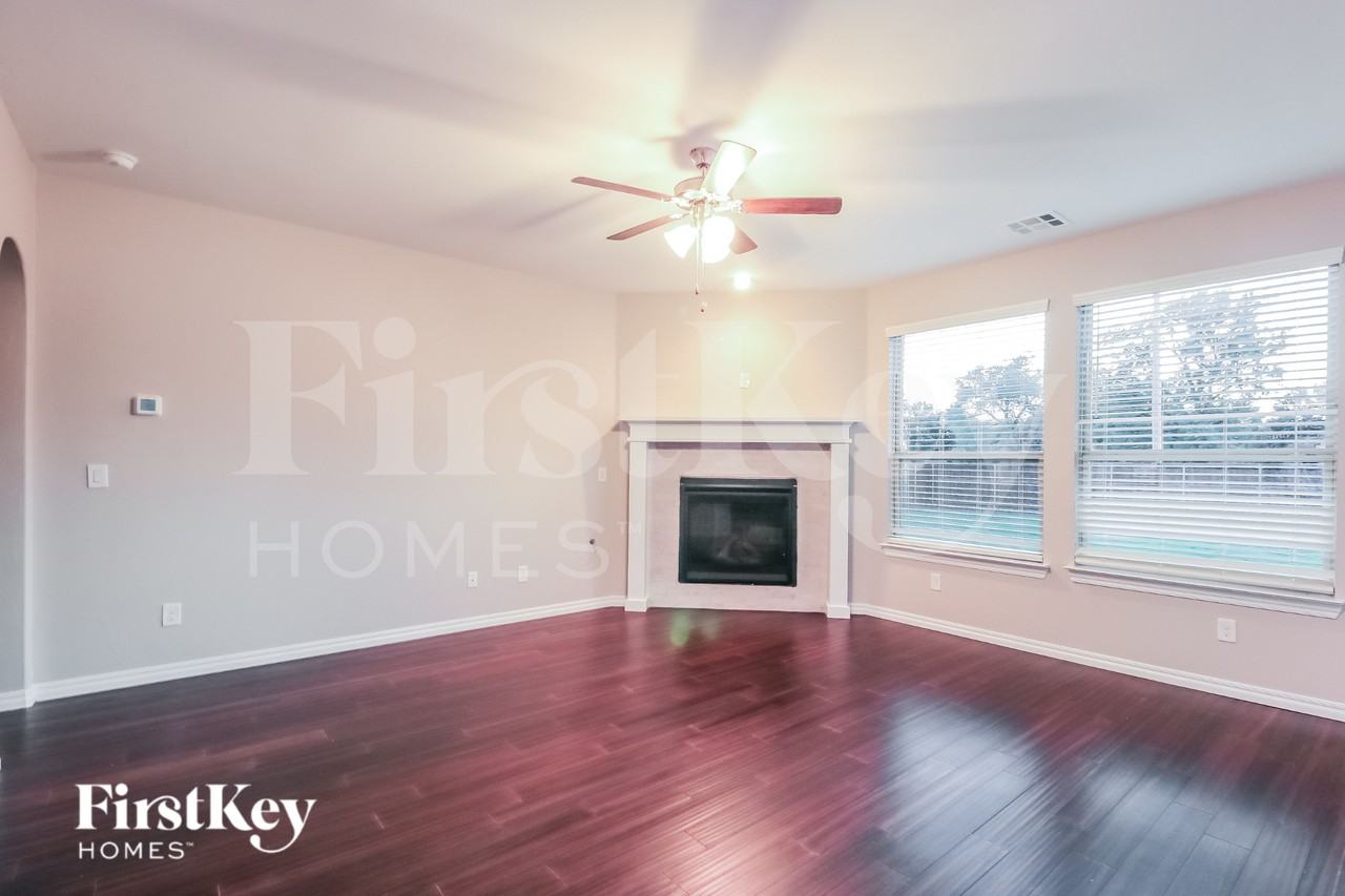 3613 Molly Drive - Photo 3 of 15