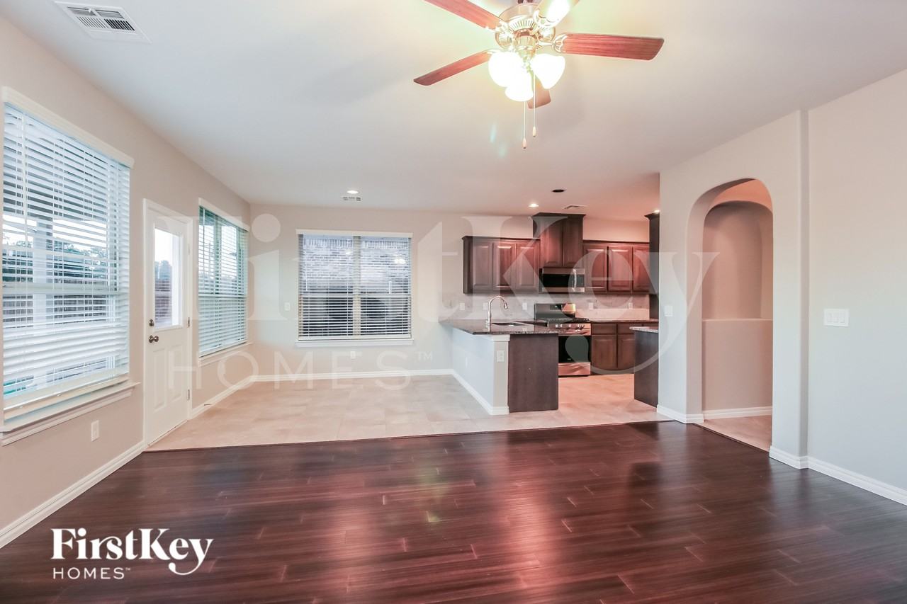 3613 Molly Drive - Photo 4 of 15