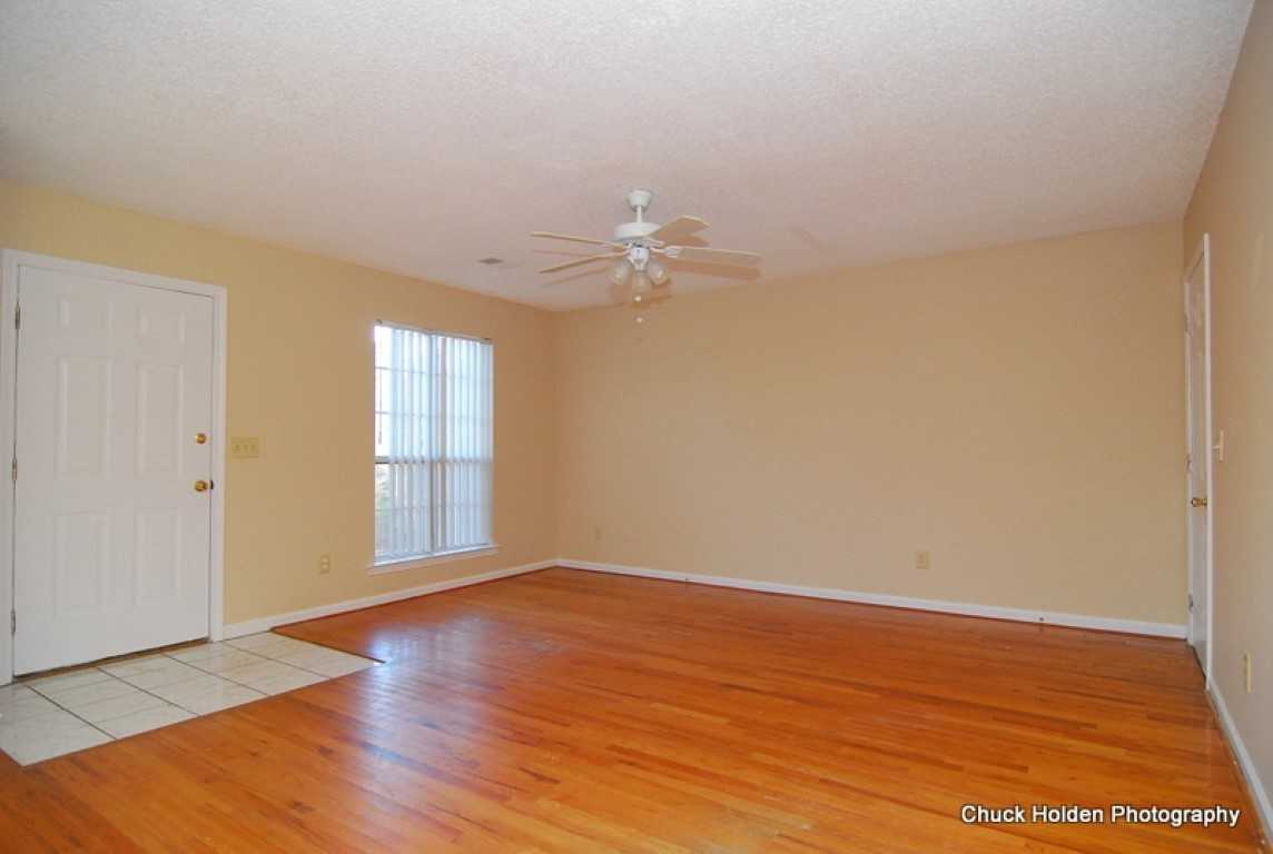 209 Barger Cir - Photo 3 of 27