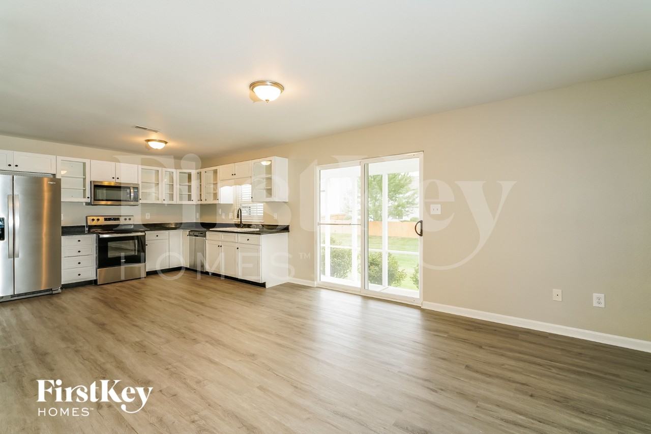 11457 Perkins St - Photo 4 of 15