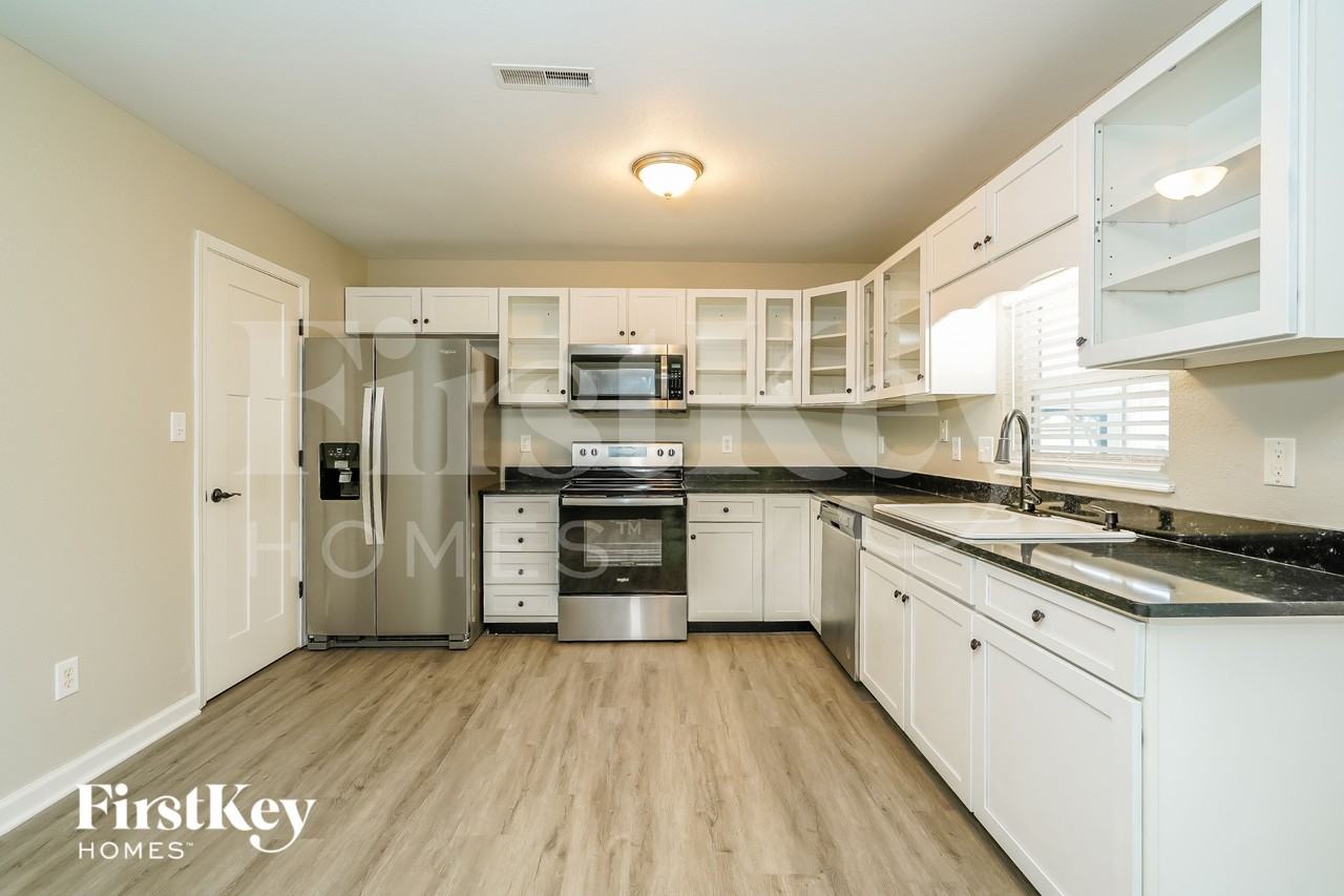 11457 Perkins St - Photo 5 of 15