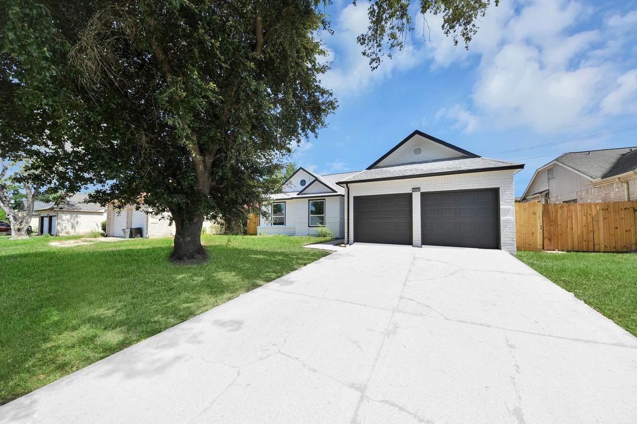 22814 Pebworth Pl - Photo 2 of 50