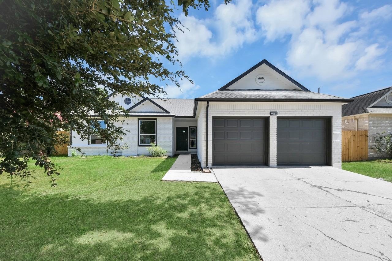 22814 Pebworth Pl - Photo 3 of 50