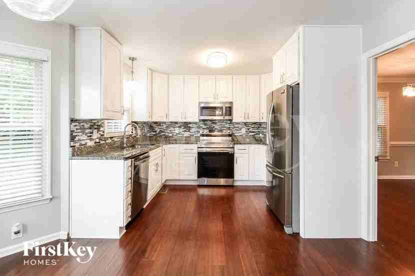 4898 Chimney Springs Dr - Photo 5 of 15