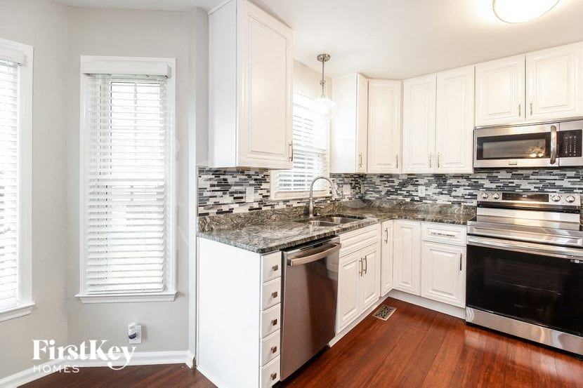 4898 Chimney Springs Dr - Photo 6 of 15