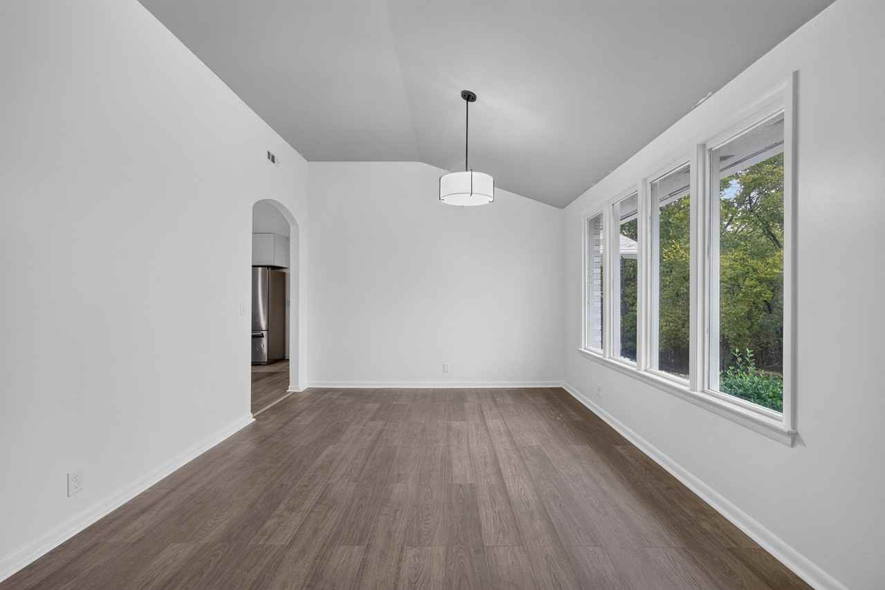 1515 Owen Rd - Photo 6 of 36