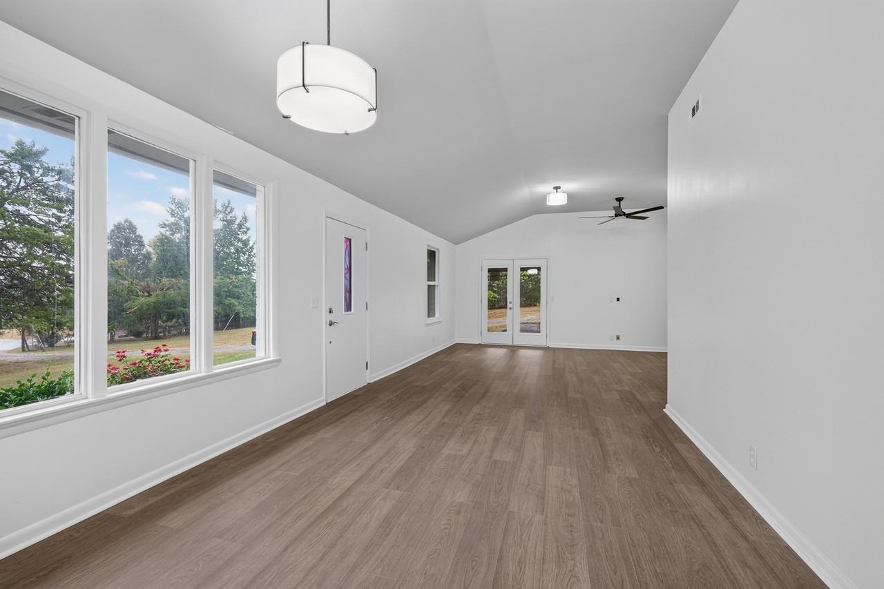 1515 Owen Rd - Photo 7 of 36