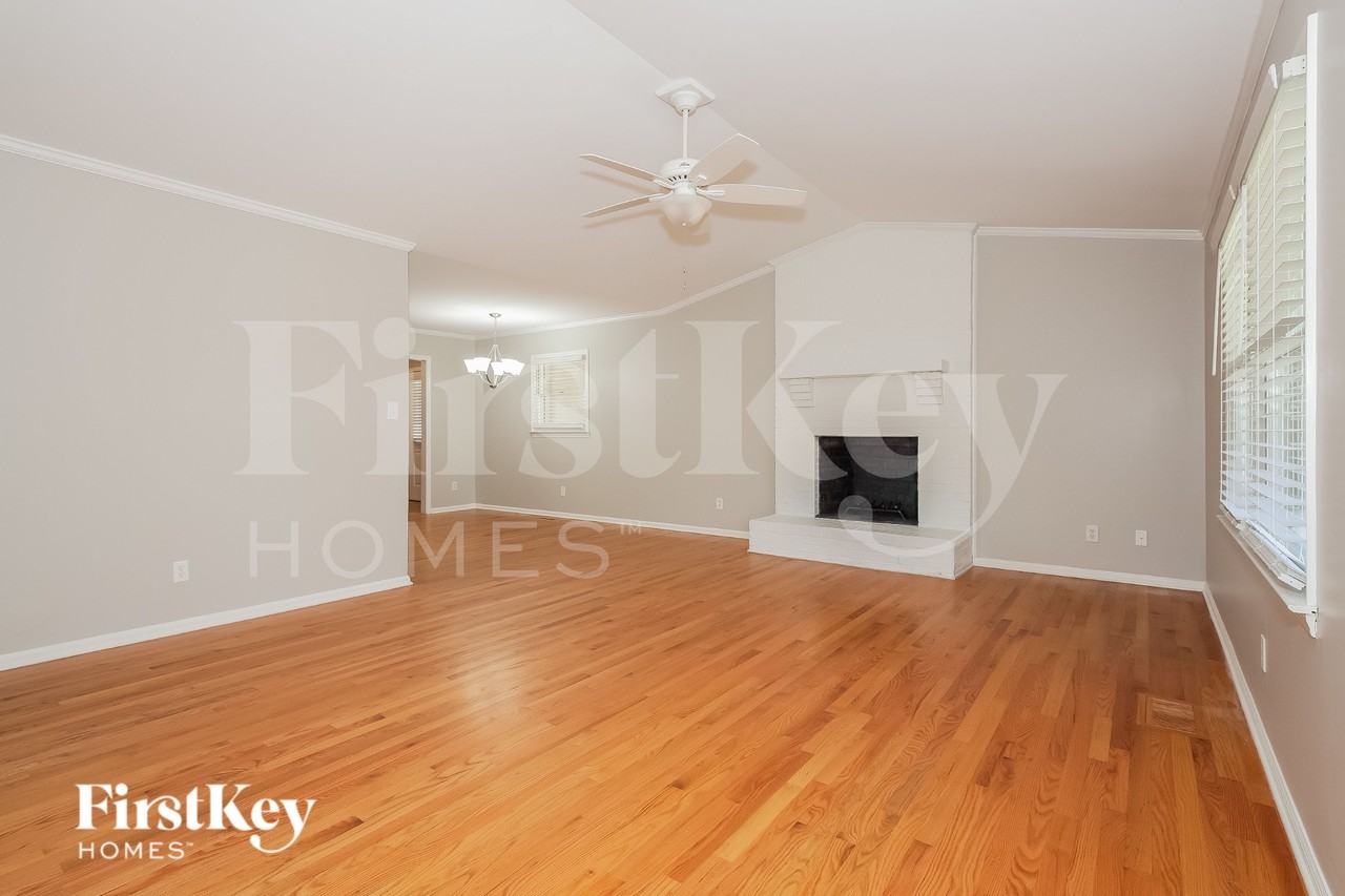 4436 Huntington Dr - Photo 3 of 15