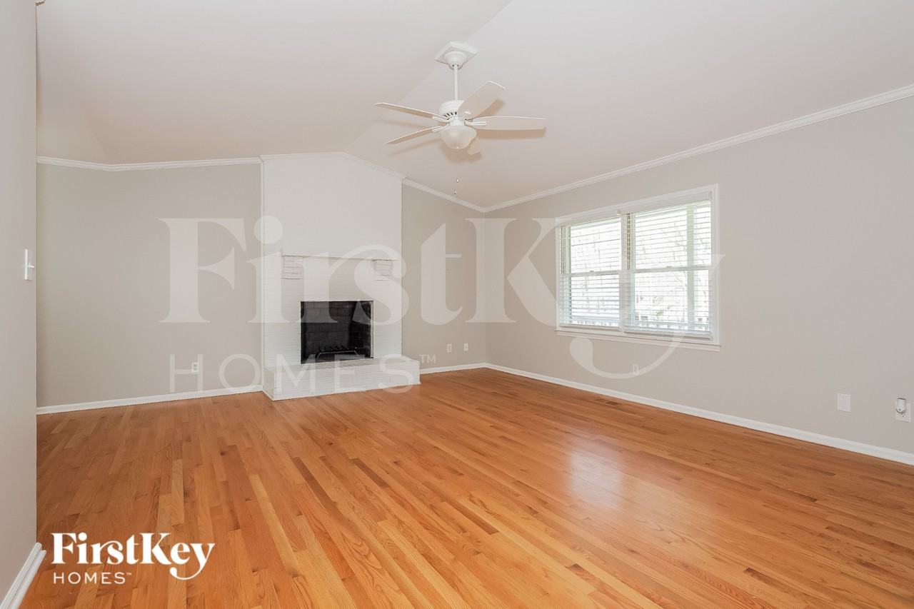 4436 Huntington Dr - Photo 4 of 15
