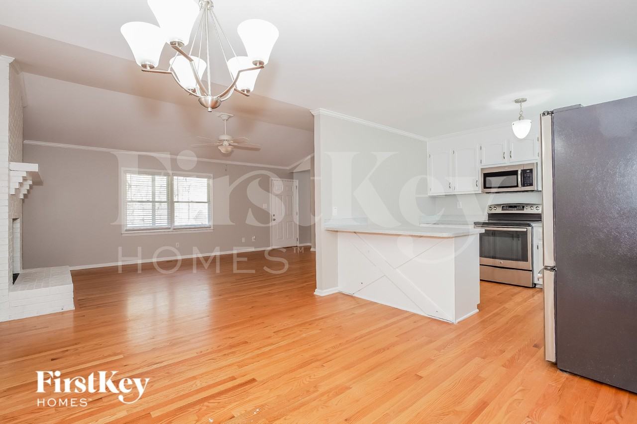 4436 Huntington Dr - Photo 5 of 15