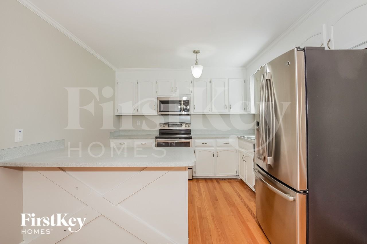 4436 Huntington Dr - Photo 6 of 15