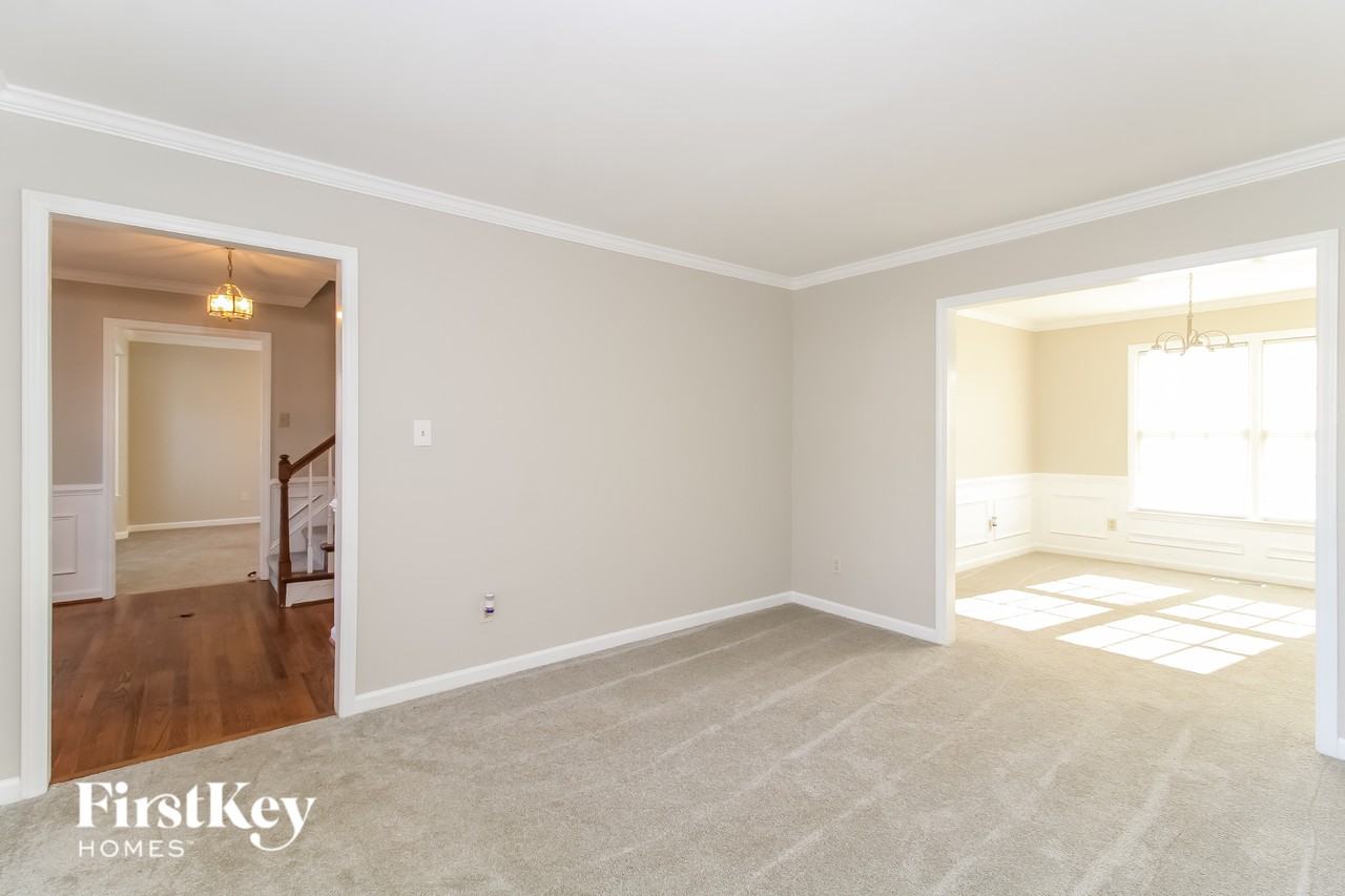 7504 Harpers Crossing Ln - Photo 3 of 15